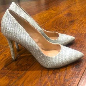 Gorgeous Silver Sparkle Pumps “New Never Worn”